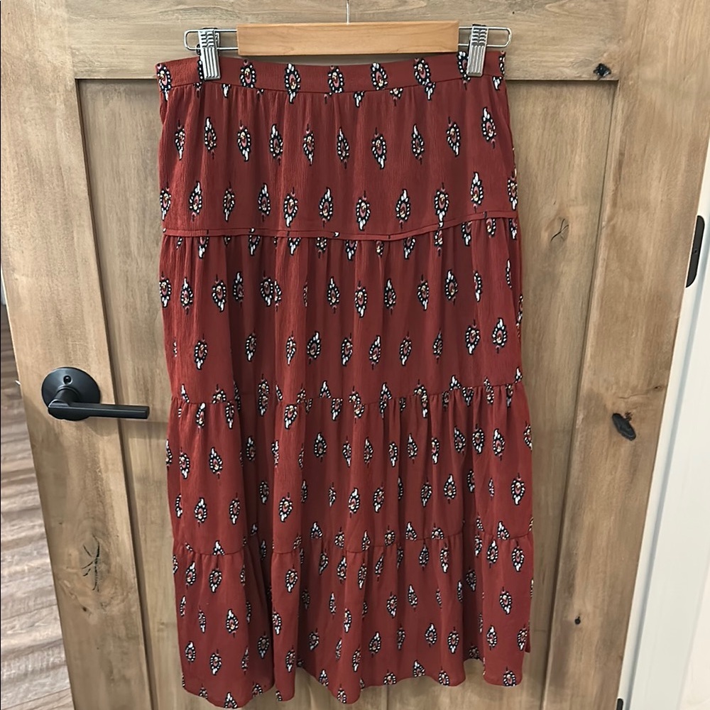 LOFT  Patterned Tiered Midi Skirt